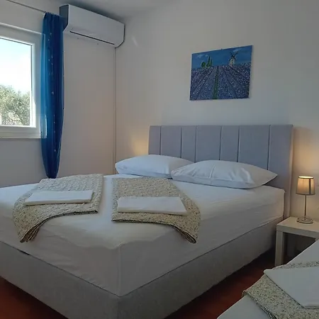 Mala Lanterna Traù