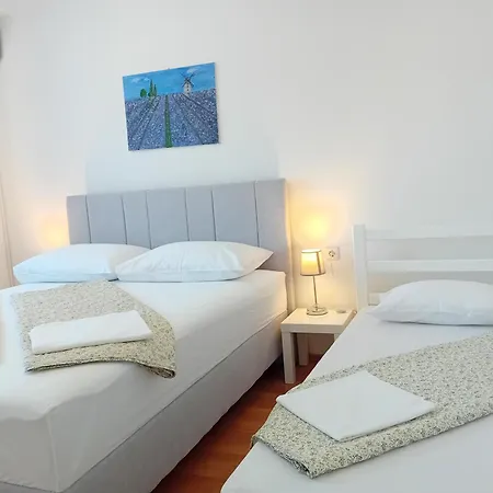 Apartment Mala Lanterna *